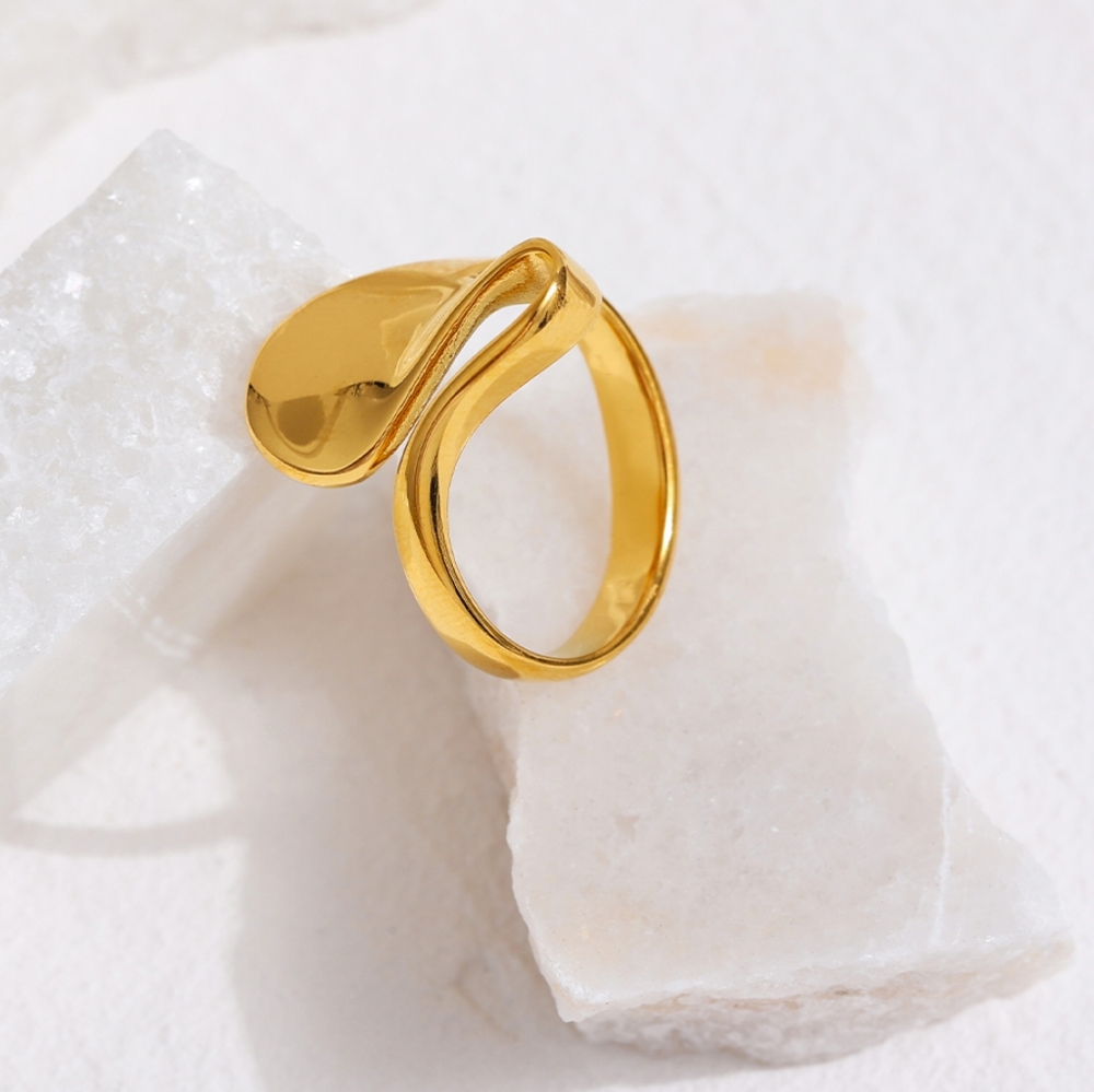 Minimalist Irregular Ring - Picture 2 of 8